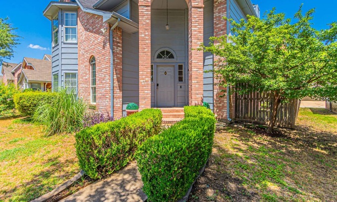 Frisco Casa | Lux 3-br Garage Gated Yard by The Star Frisco