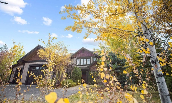 McCall Casa | Hermosa villa en Payette River Bend con capacidad para 10 WIFI, gimnasio y acceso al spa