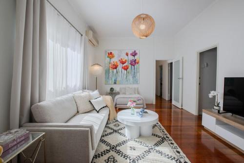 East Brisbane Casa | Lux 4B Queenslander by The Gabba