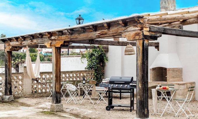 Carabana Casa | Luxury 5BR Villa · Pool, WineCellar, Gardens & BBQ