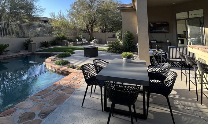 McDowell Mountain Ranch Casa | Gorgeous Modern Desert Villa. Family Fun , Swim, Golf, Hike, Shop, Wine & Dine