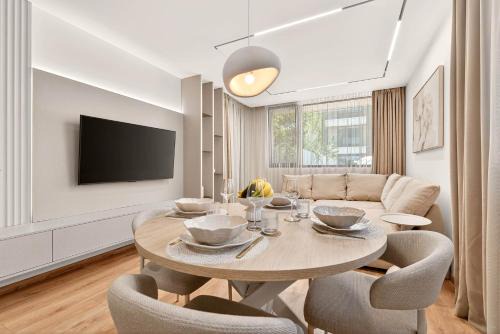 Saints Constantine and Helena Apartamento | Luxury Ap Bella - Parking & Pool in Azur Panorama