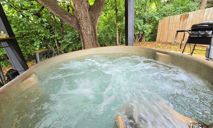 Johnson Casa | Lux Couples Retreat: Hot Tub & Sleep Number Bed