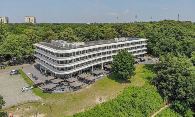 Wageningen Casa | Lux Haven w/View | Spa & Dining Onsite Near Breathtaking Nature & Local Landmark
