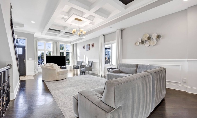 Grand Boulevard Casa | Lux Home in Chicago 7mins Downtown