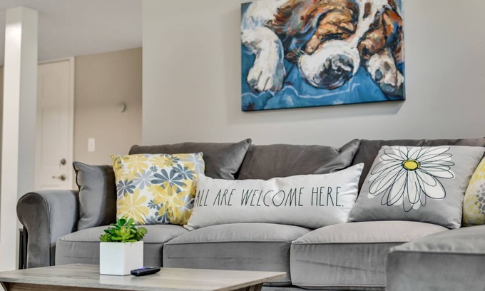 Smyrna Casa | Lux Lake Laurel retreat-King-Dogs Welcome! Sleep 6