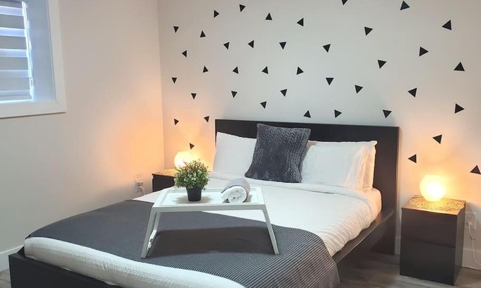 Delta Apartamento | Lux Modern 2BR Radiant Suite+Free Parking