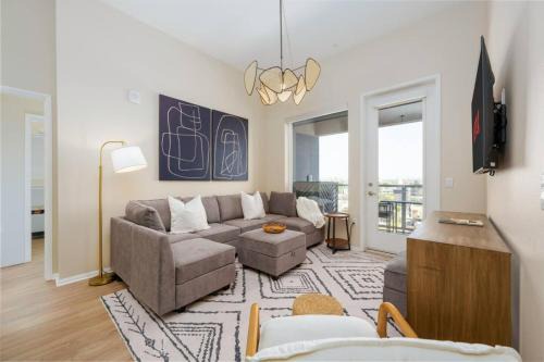 North Park Apartamento | Lux N Park Penthouse King Beds Workspaces Parking