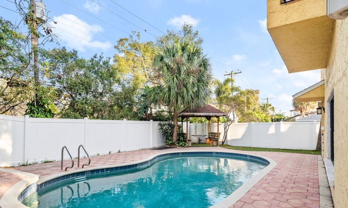 Davis Islands Villa | ★ Lux Pool Mansion with GOLF CARTS | KING BEDS |★