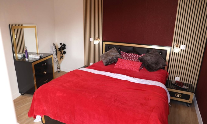 Le Bourget Apartamento | Lux Red Rose - 15 Min To Paris & CDG