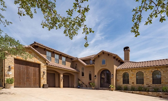 Panoramic Hills Casa | Hermosa casa de lujo de 3600 pies cuadrados en 11 acres. A minutos del lago Travis.