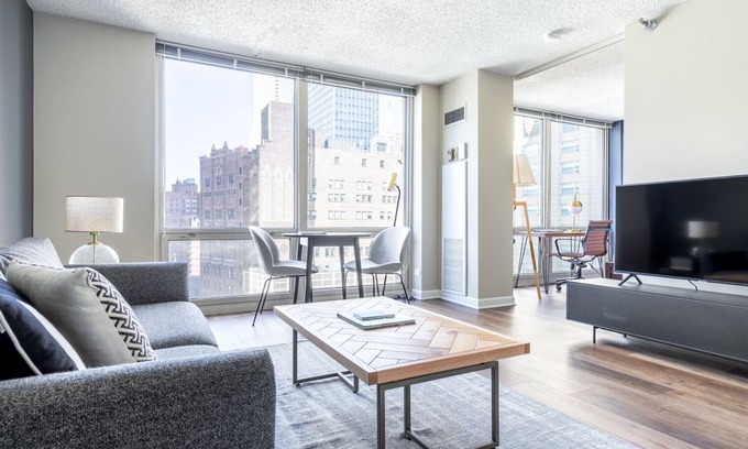 Rush and Division Apartamento | Lux River North 1BR w/ Gym, W/D, near Magnificent Mile, by Blueground