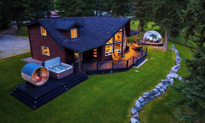 Olney Cabina | Lux Riverfront Cabin w/Hot Tub