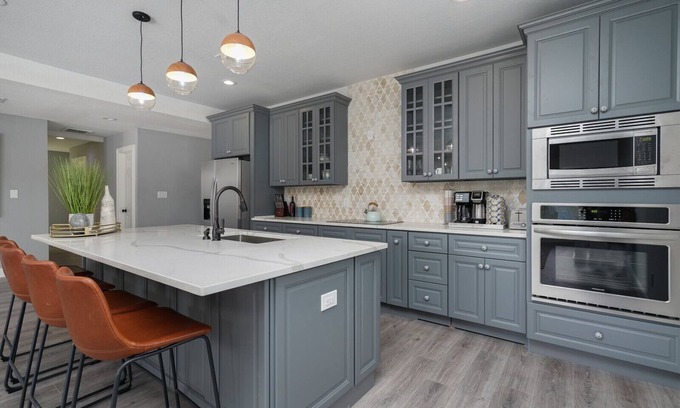 Tobin Hill Casa | Lux Stay nears the Pearl and Riverwalk