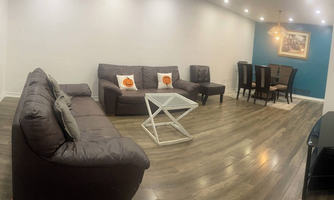 Rathwood Casa | LUX VAC HOUSE SHORT/ LONG RENTAL SQ1 HEART OF MISSISSAUGA ON-CANADA PEARSON APT