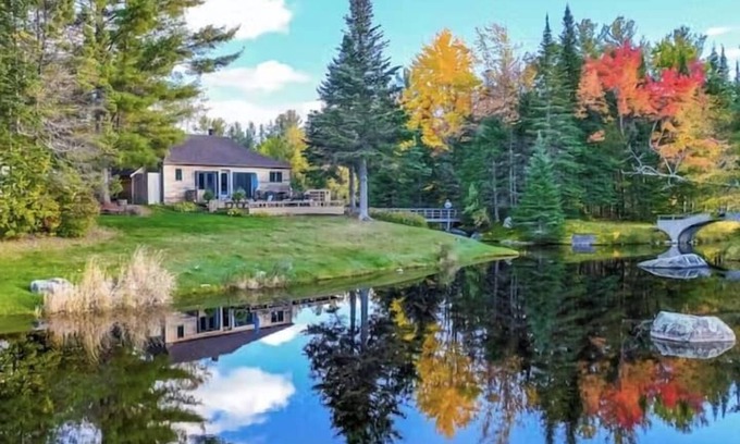 Whitefield Casa | Lux Waterfront Cottage with Private Island
