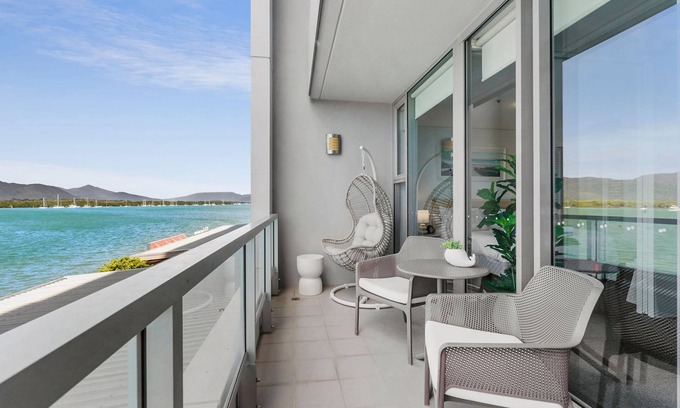 Cairns Central Business District Apartamento | Lux Waterfront - Prime Location Pool Gym Sauna