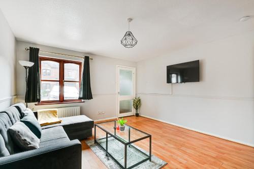 Bromley South Casa | Luxe 2 Bed House in London- Free parking, Free Wifi, Big Garden