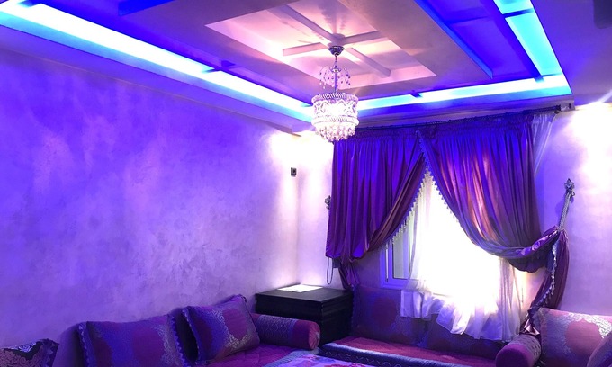 Cite Adrar Apartamento | Apartamento de lujo de 2 dormitorios a 9 minutos de la playa WIFI GRATUITO Y ESTACIONAMIENTO GRATIS