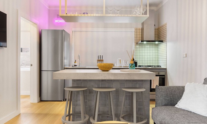 North Bondi Apartamento | Luxe 2BR w/Smart TV Steps from Bondi Beach