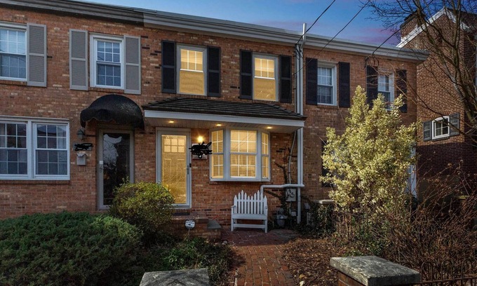 Wilmington Casa | Luxe 3 BR Townhome near Trolly Square Wilmington