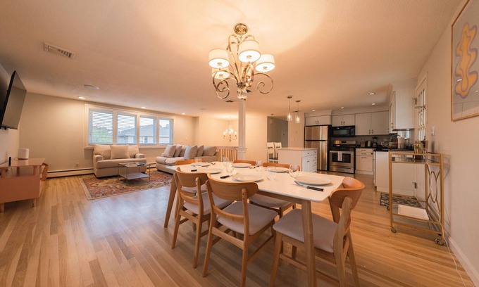 Revere Casa | LUXE 3BR Near Boston, Airport, and Beach!