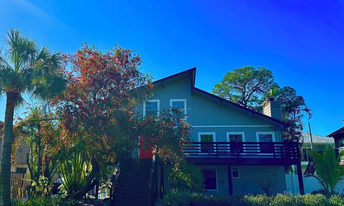 Shore Acres Casa | Luxe 4BR 2.5B Treetop Beach Escape Sleeps 10 Near #1 Beaches & Downtown St. Pete