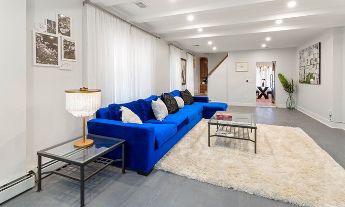 Queens Casa | Luxe and Relaxation Living