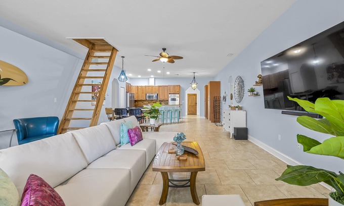 Tropic Casa | LUXE ART DISTRICT 4/3.5 POOL HOME...HELLO GORGEOUS!!!