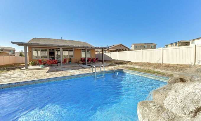 Beaumont Casa | Luxe Beaumont Home w/ Private Pool!