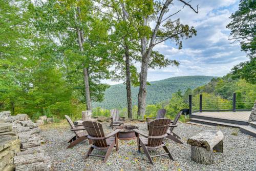 Cameron Casa | Luxe Cabin Compound 4 Mi to Cameron State Forest!