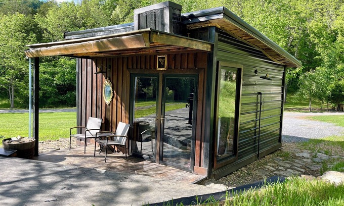 Pleasant Shade Cabina | Luxe Cabin Hot Tub Mountains Bathhouse