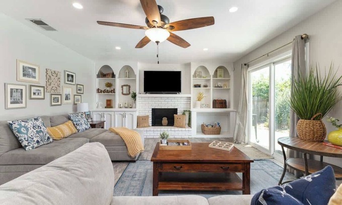 Visalia Casa | Luxe Californian by DT Visalia w/pool