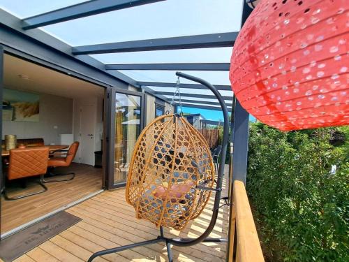 Heinkenszand Chalet De Esquí | Luxe Chalet met Veranda Tuin en Hottub, Zeeland VP007