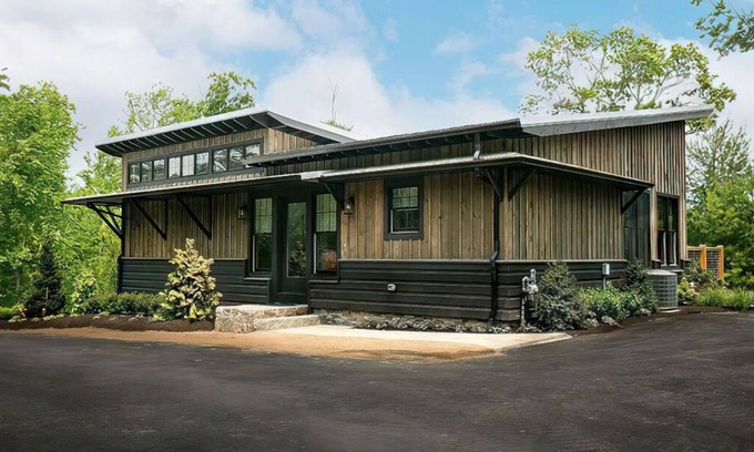 Wyoming Cabina | Luxe & Comfort 2BR Cabin in Picturesque Woodlands