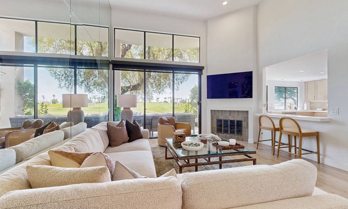 La Quinta Condominio | Luxe Condo in PGA West w/grill, patio, shared pool & hot tub-close to Coachella