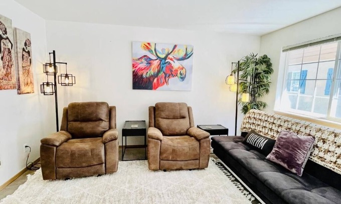 Downtown Leavenworth Complejo | Escápese a nuestra cabaña acogedora de lujo en la ciudad de Leavenworth para 4 adultos con HotTub, AC