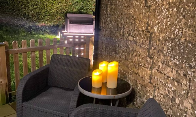 Gillingham Casa | Luxe Entire Bungalow Based In Dorset, Hot Tub, Pet Friendly, Modern