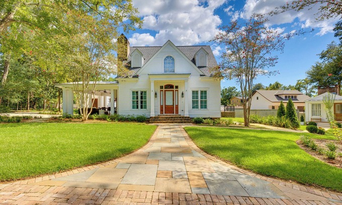 Montrose Casa | Luxe Fairhope Home w/ Covered Patio: Walk to Bay