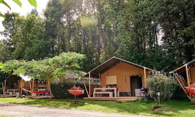 La Chapelle-aux-Filtzmeens Chalet De Esquí | Hermoso camping de 5 estrellas junto al castillo en Bretaña