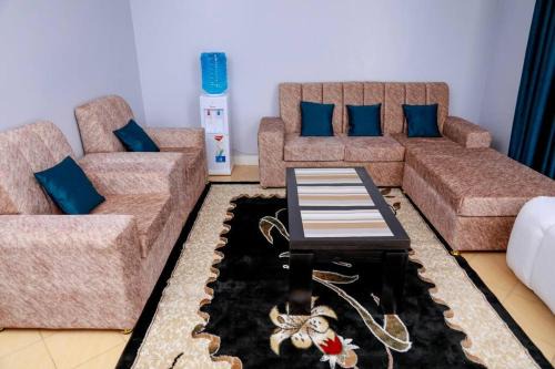 Meru Apartamento | Luxe Furnished Apartments Unit 3