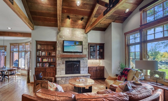 Bozeman Cabaña | Luxe Guest House -Ideally located to Dtwn, ski resorts & recreational activities