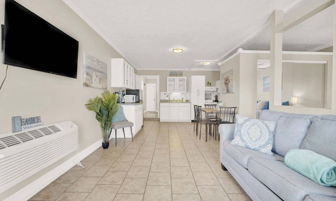 Lynn Haven Casa | Luxe Guest Suite Near The Emerald Coast of PCB