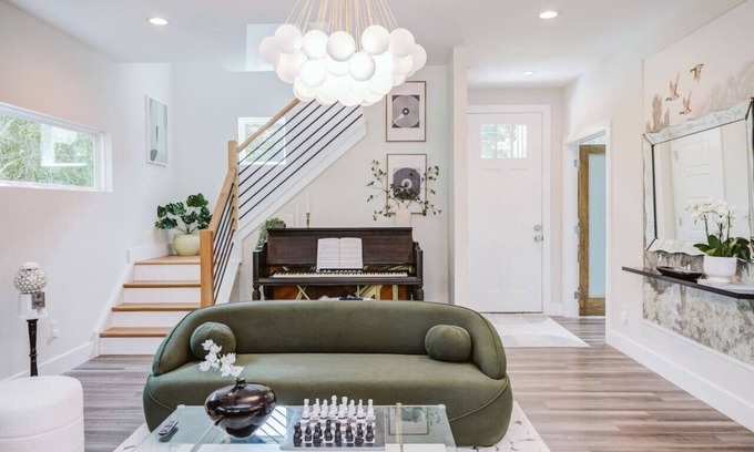 Durham Casa | Luxe Home 4 Mins to Duke, DPAC, Downtown Durham | King Beds, Pool, Fire Pit, BBQ, Pet OK