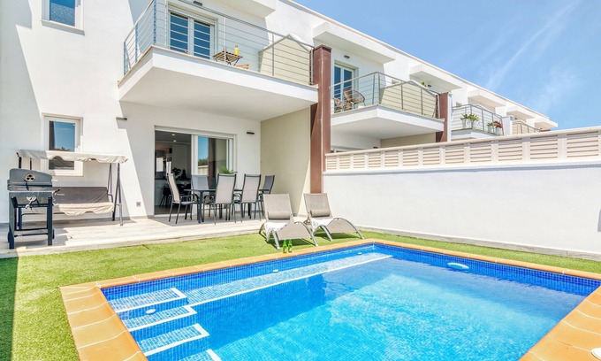 Els Poblets Chalet De Esquí | Luxe home with private swimming pool.