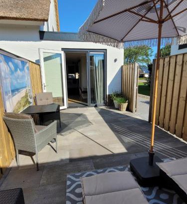 Zoutelande Cama Y Desayuno | Luxe kamer Langendam 48 met privé terras