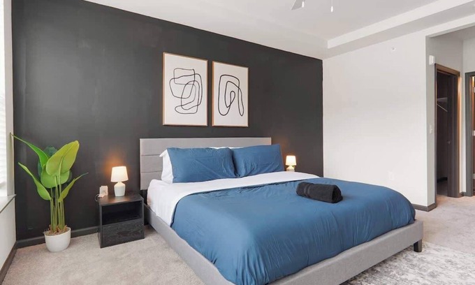 North Raleigh Apartamento | Luxe King 3 Bedroom Suite in North Raleigh NC!