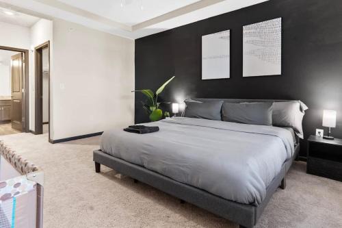 North Raleigh Apartamento | Luxe King 3BR Suite North Raleigh
