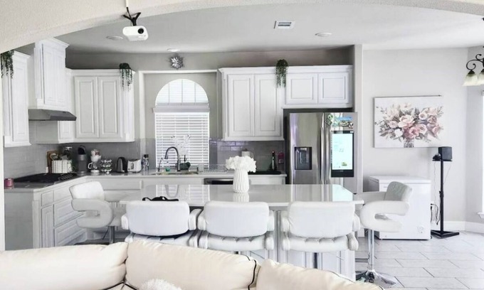 Fate Casa | Lujosa casa junto al lago: 5 habitaciones y 4 baños cerca del lago en Rockwall
