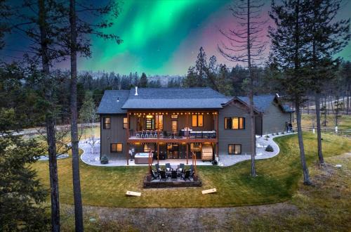 Lakeside Casa | Luxe Lakeside New Build by Flathead Lake Speakeasy